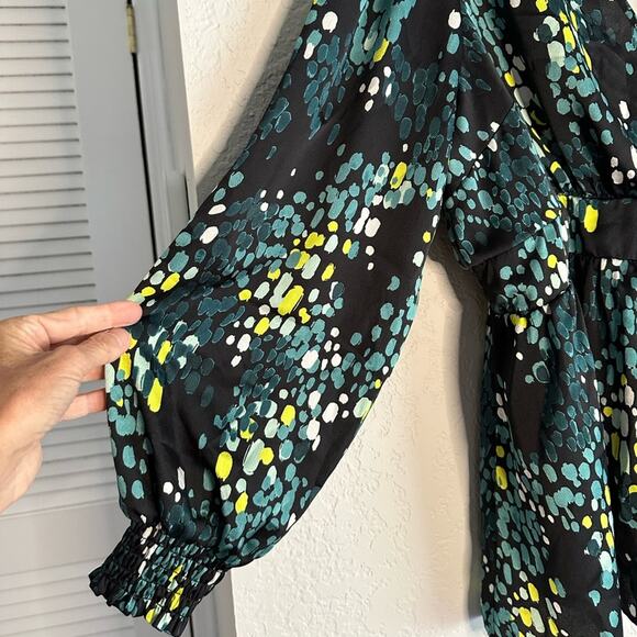 Torrid Green Silky Wrap Top Long Sleeve Watercolor Bow Celestial Artsy Size 1X - Picture 3 of 7